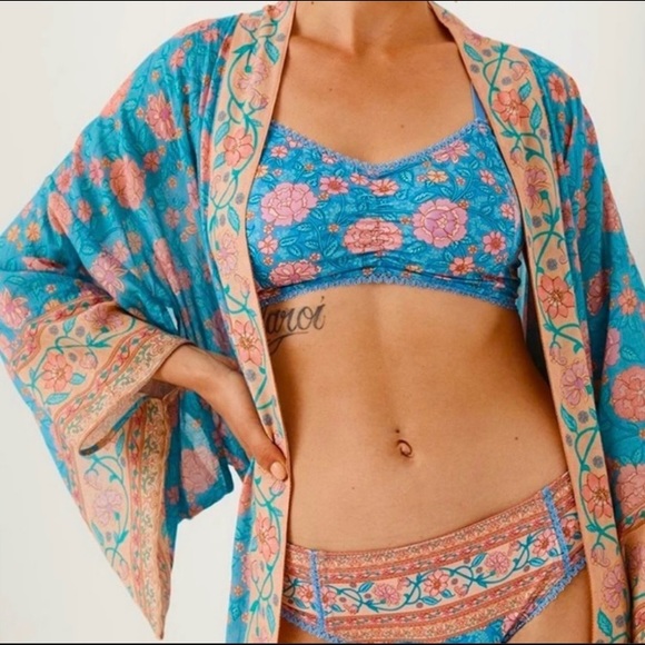 BNWT Spell Love Story Midi Robe S/M - Picture 9 of 17